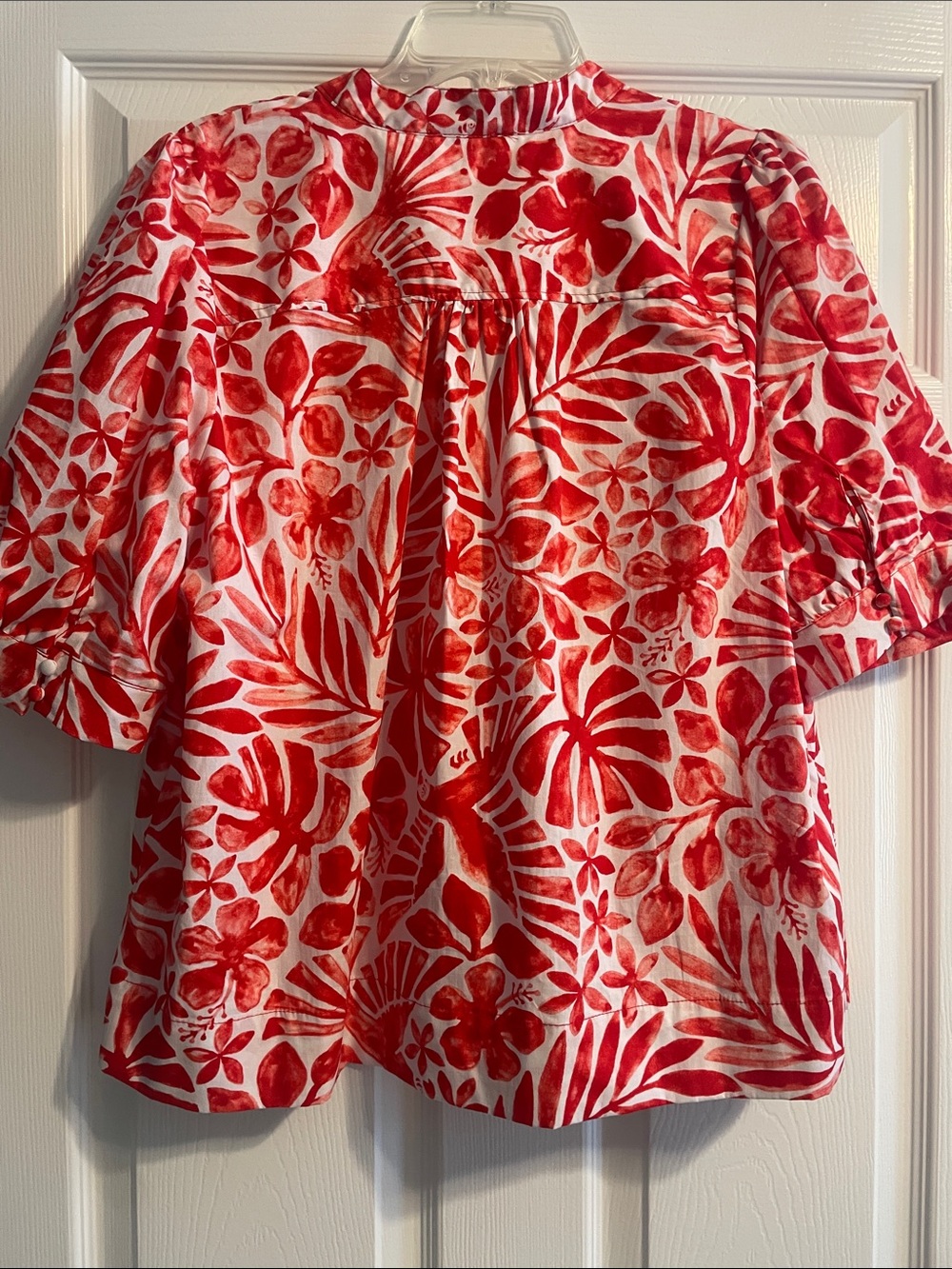 NWOT Crown and Ivy Red and White Tropical Print Flutter-Sleeve Blouse Size XL - Picture 4 of 7
